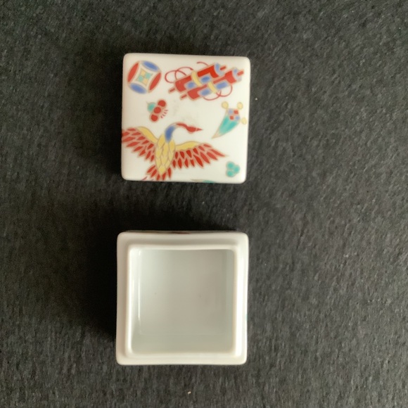 Vintage Japanese kutani porcelain small box. - Picture 5 of 9
